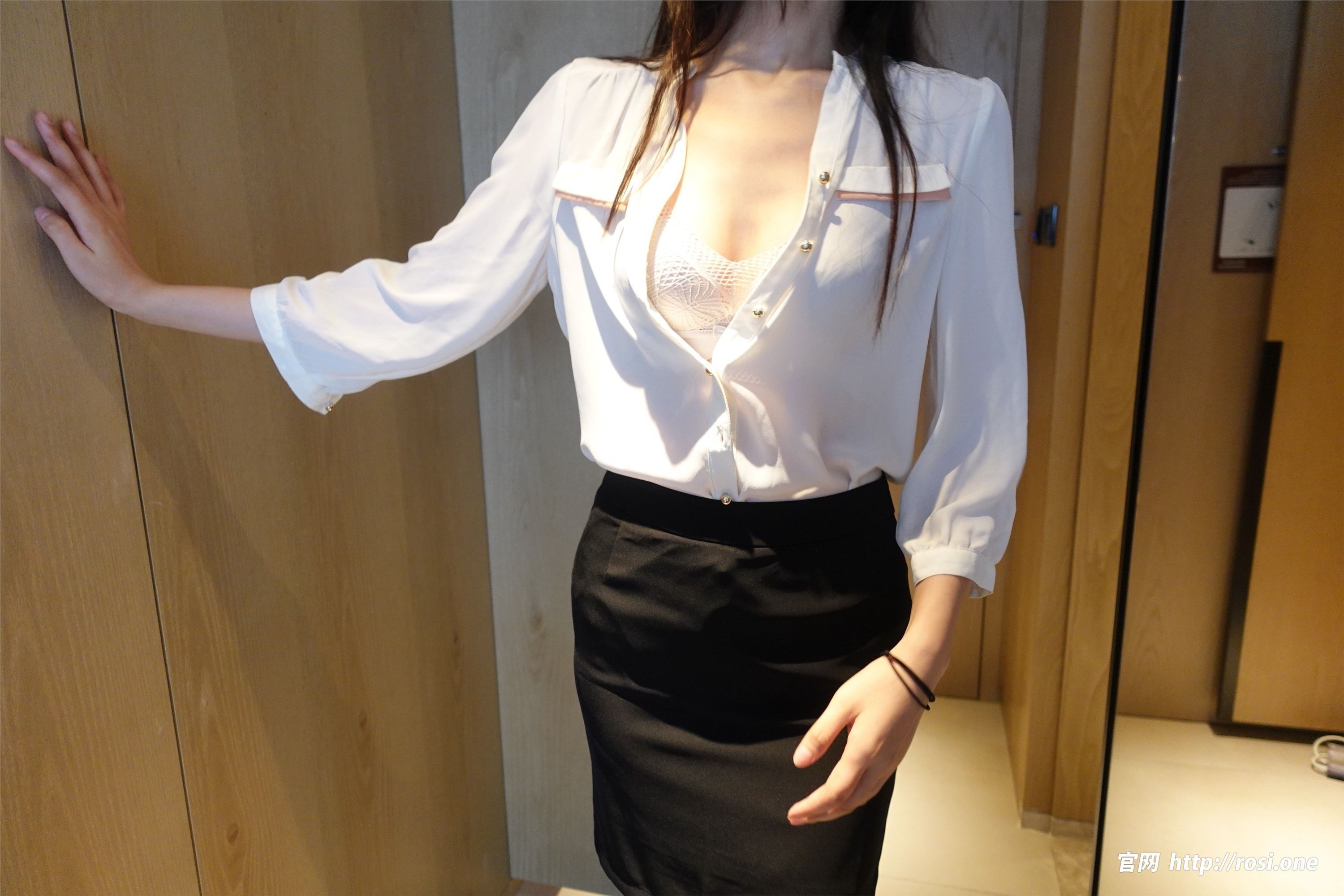 ROSI写真 2023.01.27 NO.4071